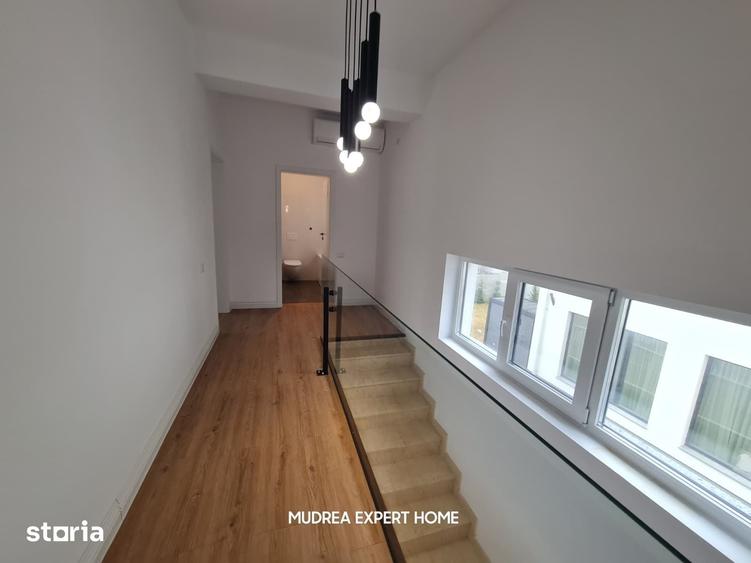 Casă cu 4 camere cu Teren 300 Mp în Tunari