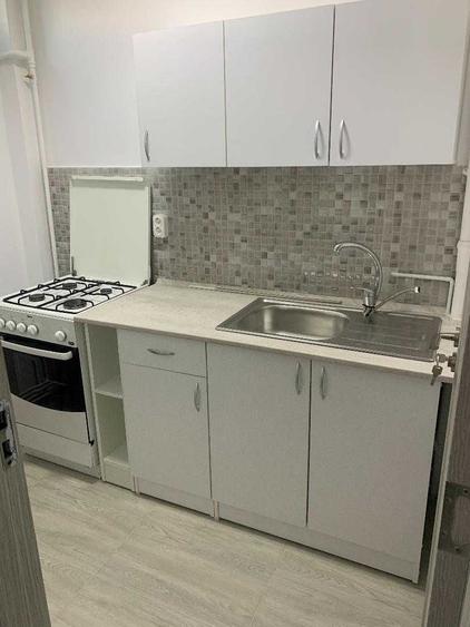 Garsonieră decomandată în Central
