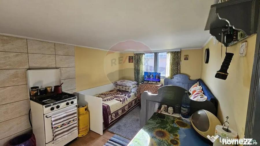 Casă cu 3 camere cu Teren 900 Mp în Cacica