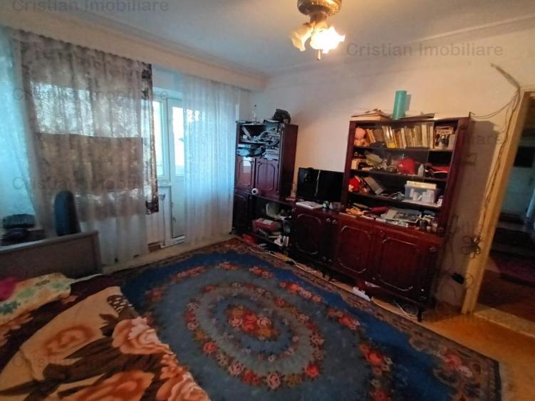 Apartament cu 3 camere decomandat în Apollo
