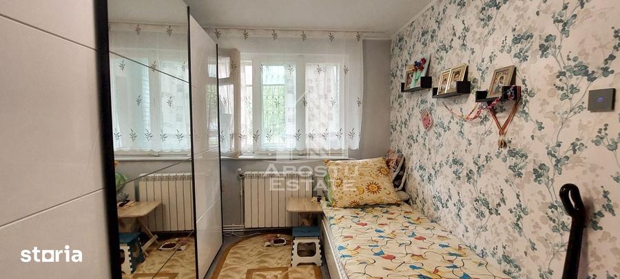 Apartament cu 3 camere semidecomandat, mobilat în Micro 4