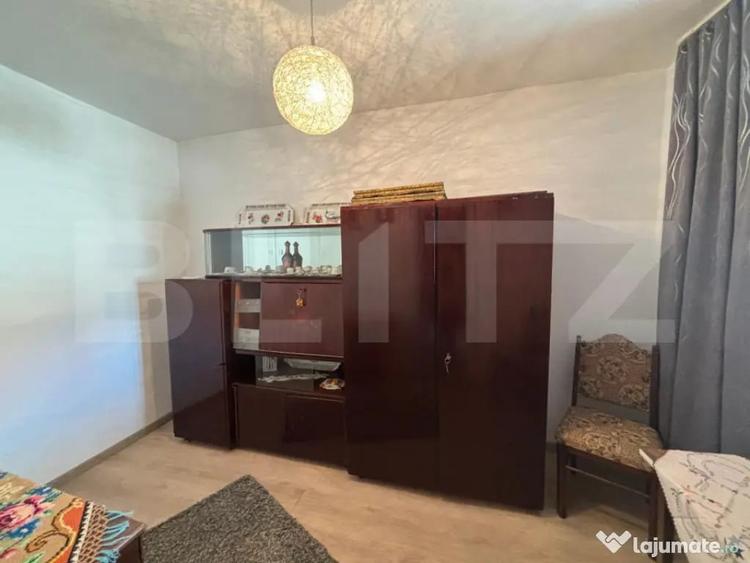 Casă cu 5 camere cu Teren 1200 Mp în Central