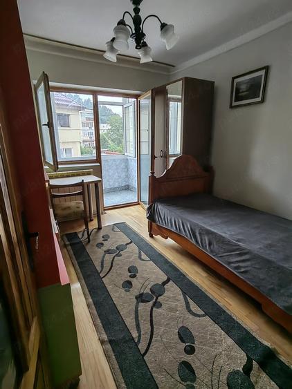 Apartament cu 3 camere decomandat în Coman