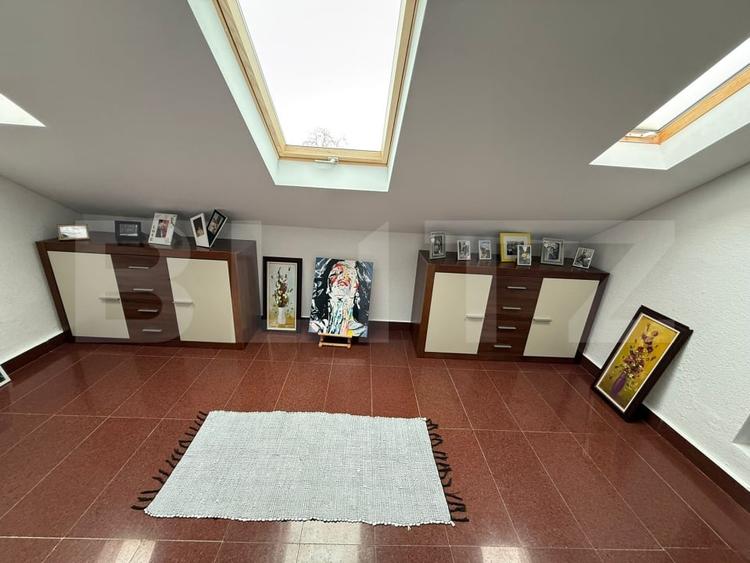 Casă individuală cu 8 camere cu Piscina în Mușcel