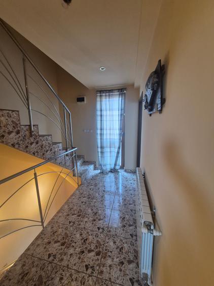 Duplex cu 8 camere cu Teren 1000 Mp în Năvodari