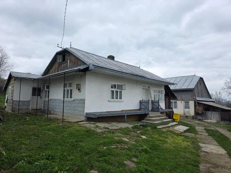 Casă cu 2 camere cu Teren 2270 Mp în Bosanci