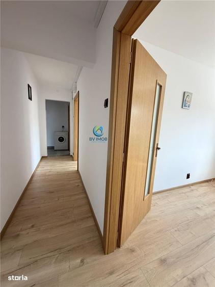 Apartament cu 3 camere decomandat în Astra