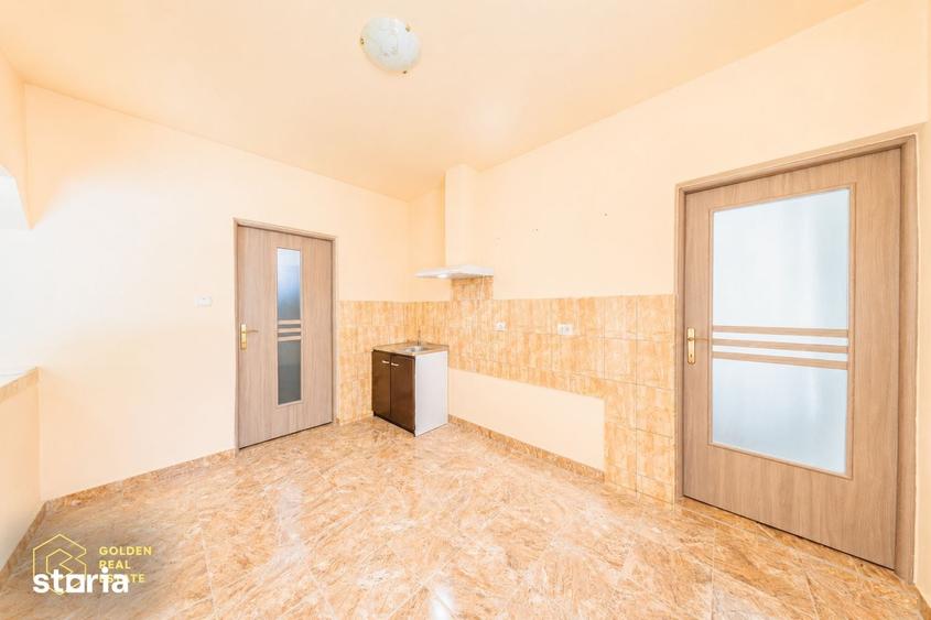Casă cu 4 camere cu Teren 1554 Mp în Central