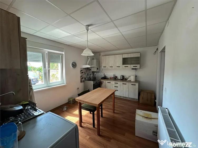 Casă cu 3 camere cu Teren 1438 Mp în Central