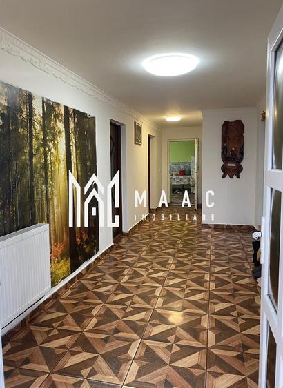 Casă individuală cu 6 camere cu Canalizare în Poplaca