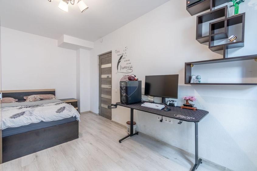 Apartament cu 3 camere decomandat, mobilat în Bună Ziua