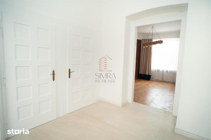 Apartament cu 3 camere în Orașul Nou