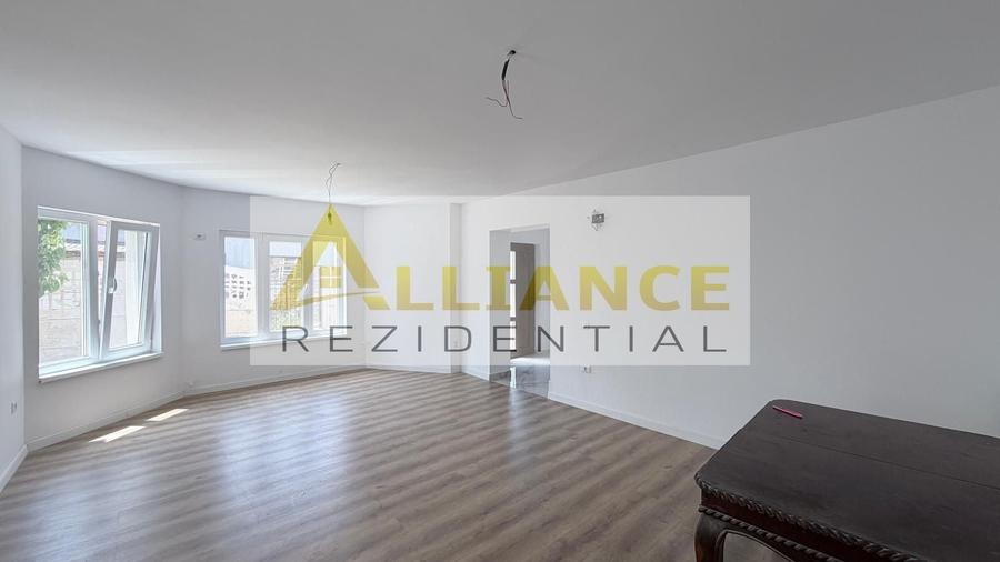 Casă individuală cu 6 camere cu Canalizare în Berceni