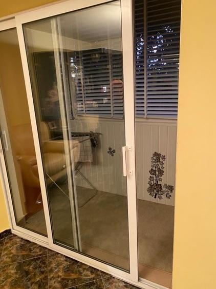 Apartament cu 4 camere decomandat în Micro 2