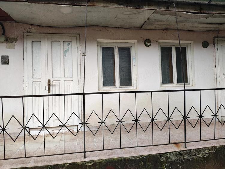 Casă cu 2 camere cu Teren 700 Mp în Părău