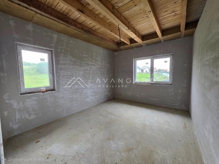Duplex cu 4 camere cu Canalizare în Corușu