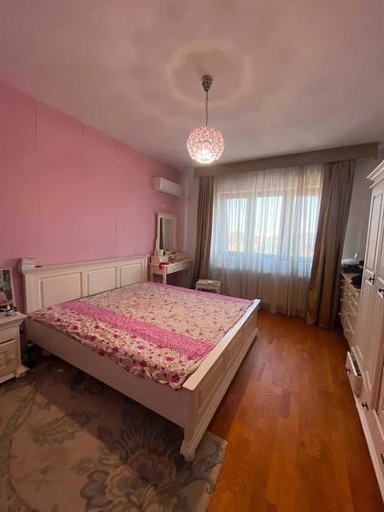 Apartament cu 3 camere decomandat în Grivița
