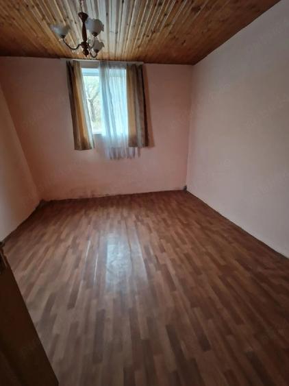 Casă cu 2 camere cu Teren 909 Mp în Central