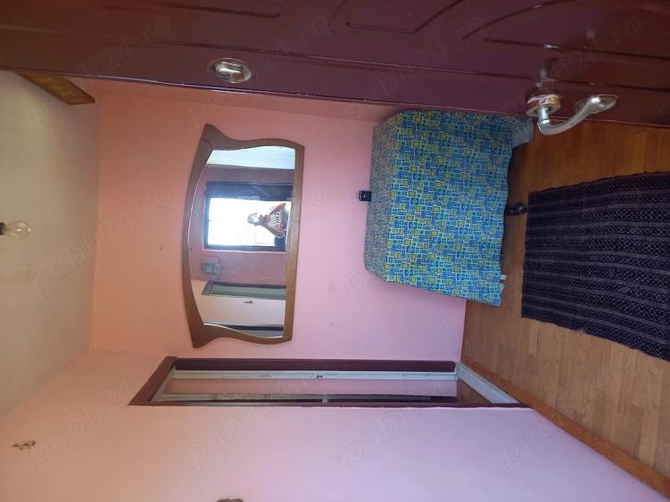 Casă cu 2 camere cu Teren 1500 Mp în Central