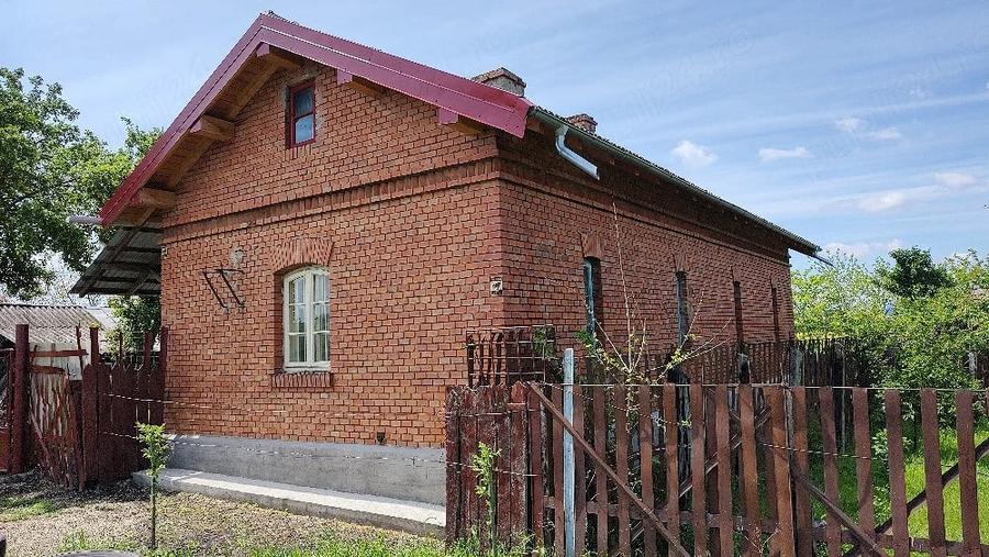 Casă cu Teren 5000 Mp în Central