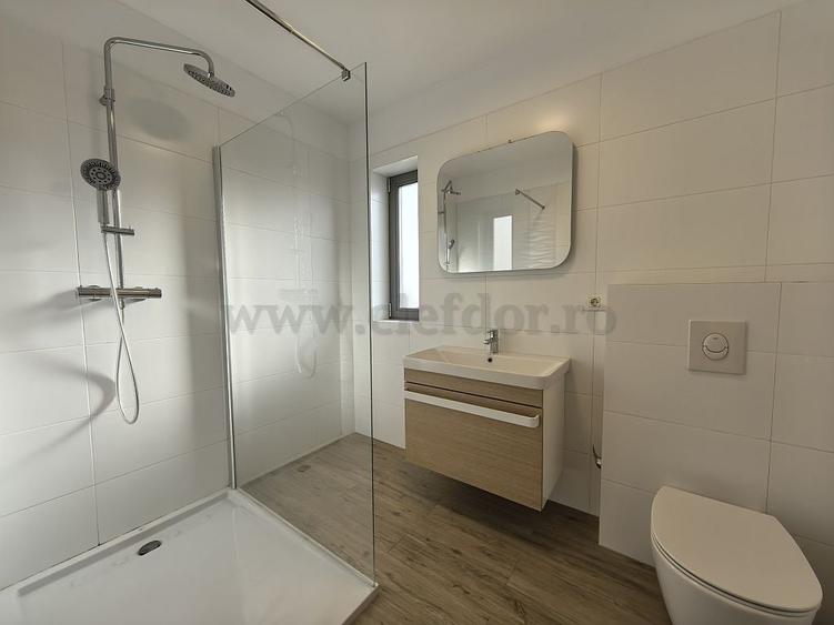 Casă individuală cu 4 camere cu Piscina în Tunari