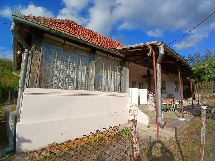 Casa de vanzare sat Ciovirnasani,com ?i?e?ti MH - 4