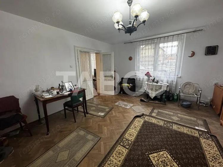 Casa individuala cu acces auto si garaj renovata exterior Trei Stejari - 1