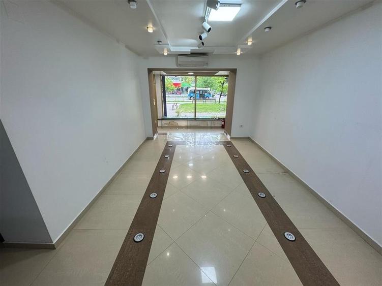 Spatiu comercial 100 mp, stradal, renovat, Bld. Unirii - 7