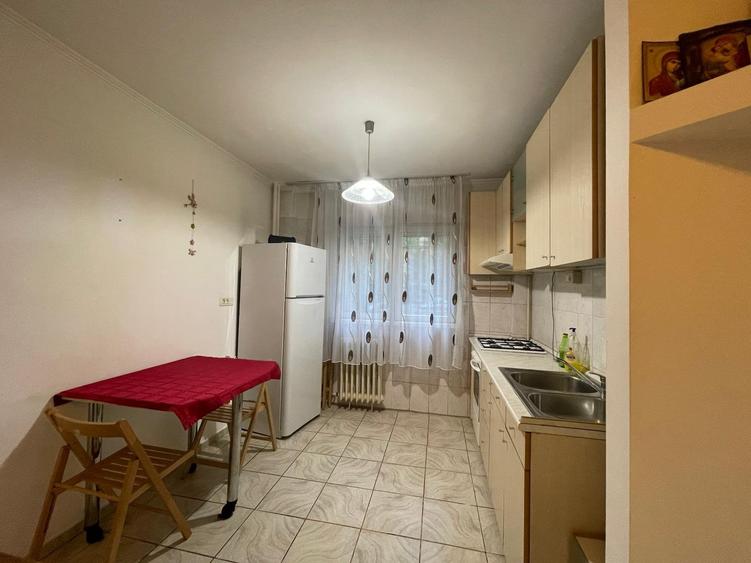 Tineretului parc metrou stradal - bloc 1982 - 2