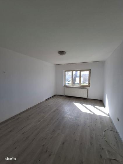 Apartament 3 camere, balcon, parter, pre? bun - 8