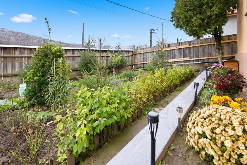 Casă de Om Gospodar - Costuleni - Grădină 1.830 mp -0% Comision 0% TVA - 3