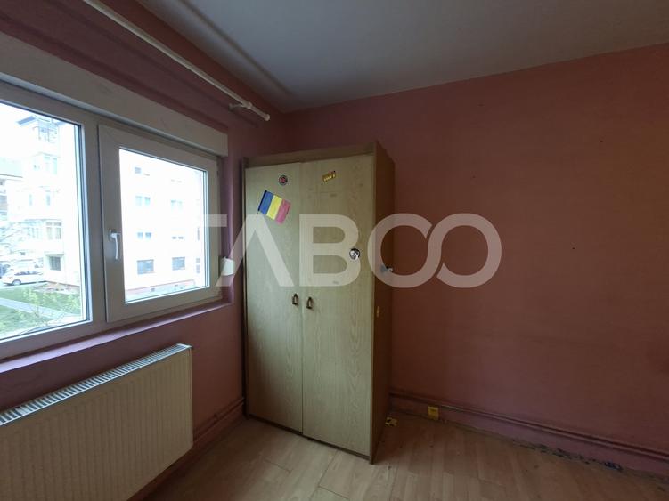 Apartament decomandat 50 mpu etaj 1 balcon pivnita Strand - 10