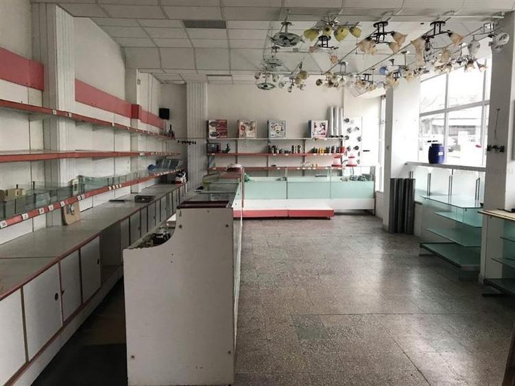 Spatiu comercial polivalent, in mijlocul cartierului Tractorul, Brasov. - 2