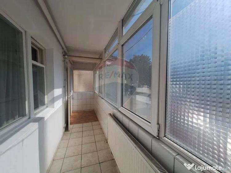 Apartament cu 3 camere de inchiriat Scoala de innot, zon... - 1