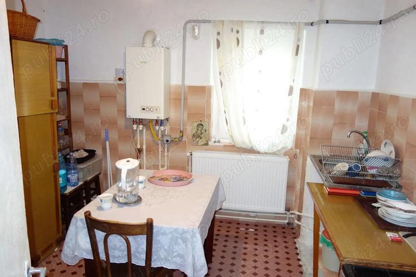 Apartament 3 camere, 2 bai, decomandat, central, langa piata Strada Popa Sapca - 3