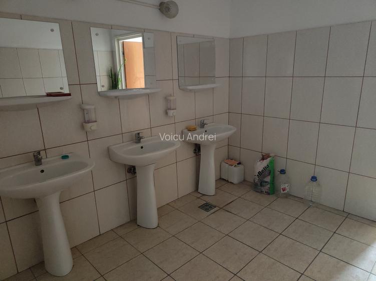 Ciucas--Spatiu birouri 260 mp compartimentat ,parcare ,liber