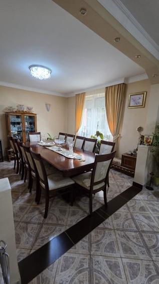 Casa spatioasa cu piscina, crama si teren generos – zona Aurel Vlaicu - 3