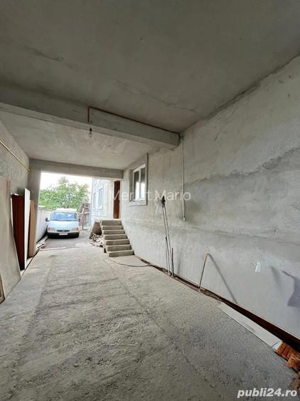 Vand vila la ro?u Vand vila la ro?u