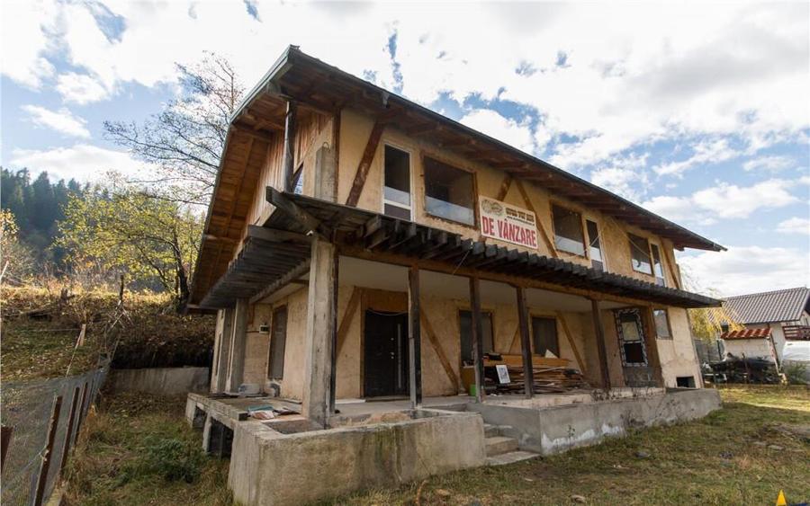 Proprietate autentica, stil traditional:Eco, cu parau pitore - 1