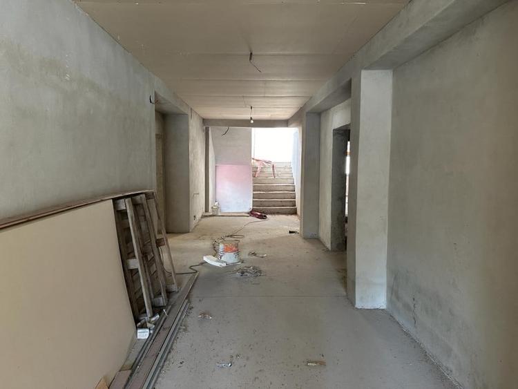 Hotel semifinisat 2300mp utili la Paltinis - 2