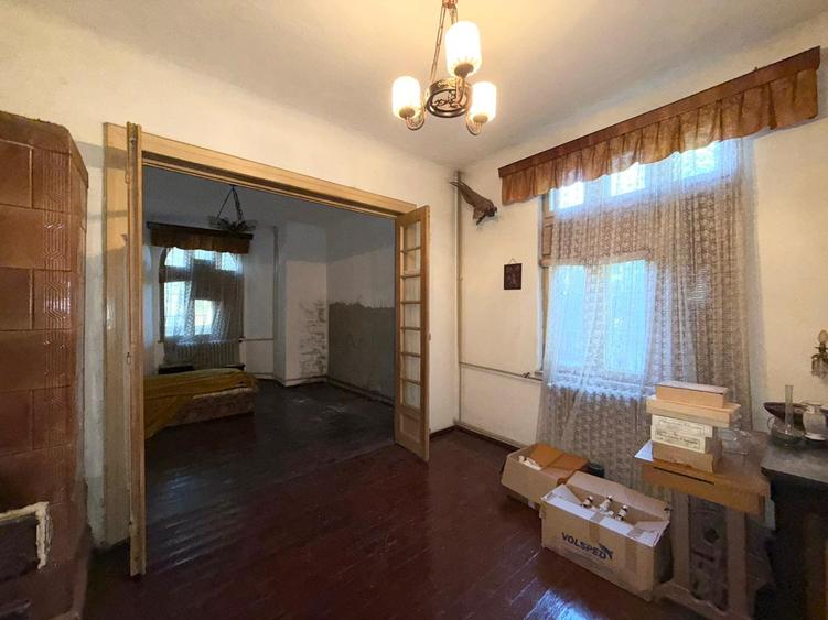 Vila in zona Băneasa, în imediata vecinătate a Parcului Herăstrău 7 camere - 13