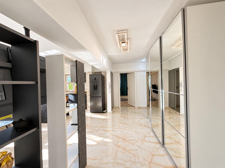 Apartament cu 3 camere semidecomandat în Băneasa