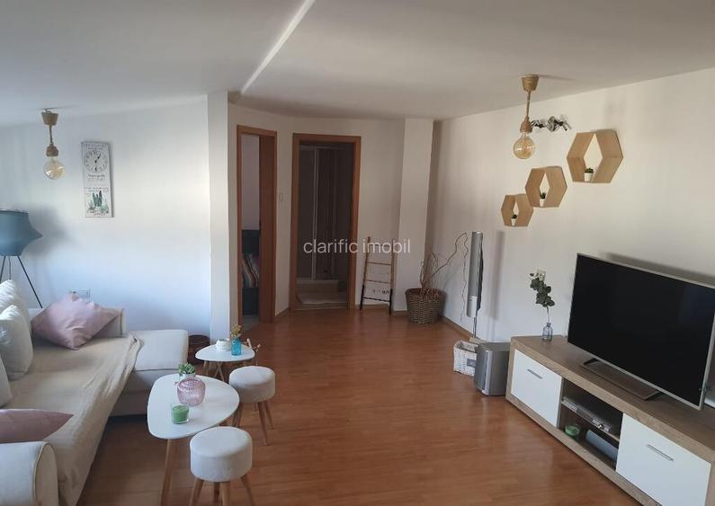 Apartament 4 camere Plopilor etaj 4 cu scara interioara