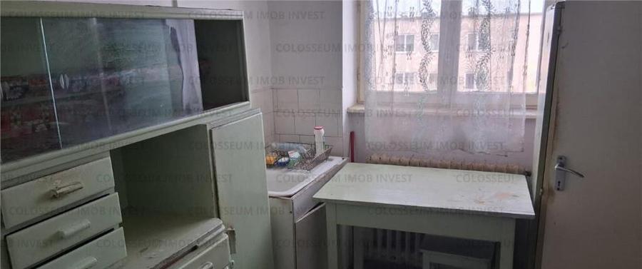 Apartament 4 camere, decomandat - zona Astra - 10