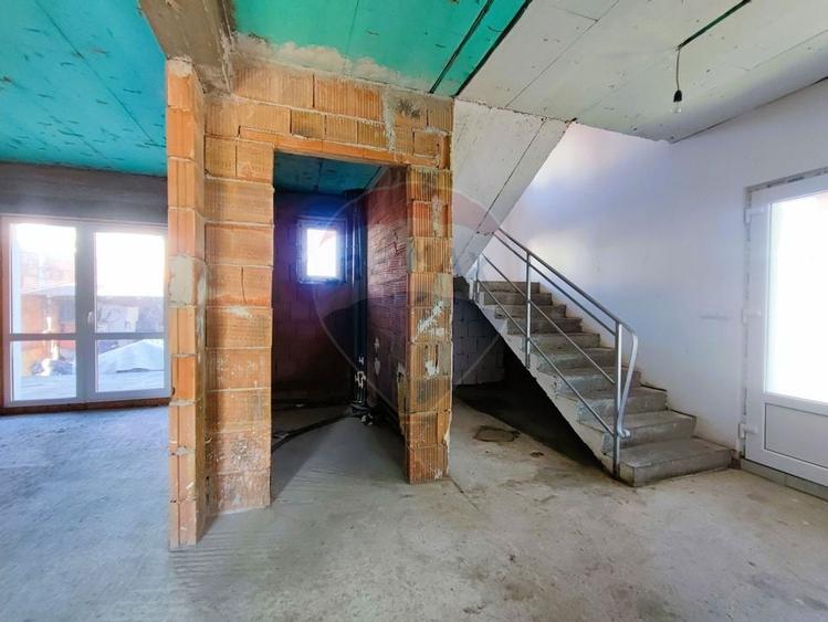 Casă / Vilă cu 5 camere de vânzare - 16