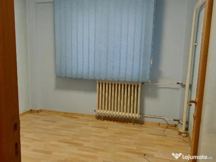 Vand apartament 2 camere Delfinului - 10