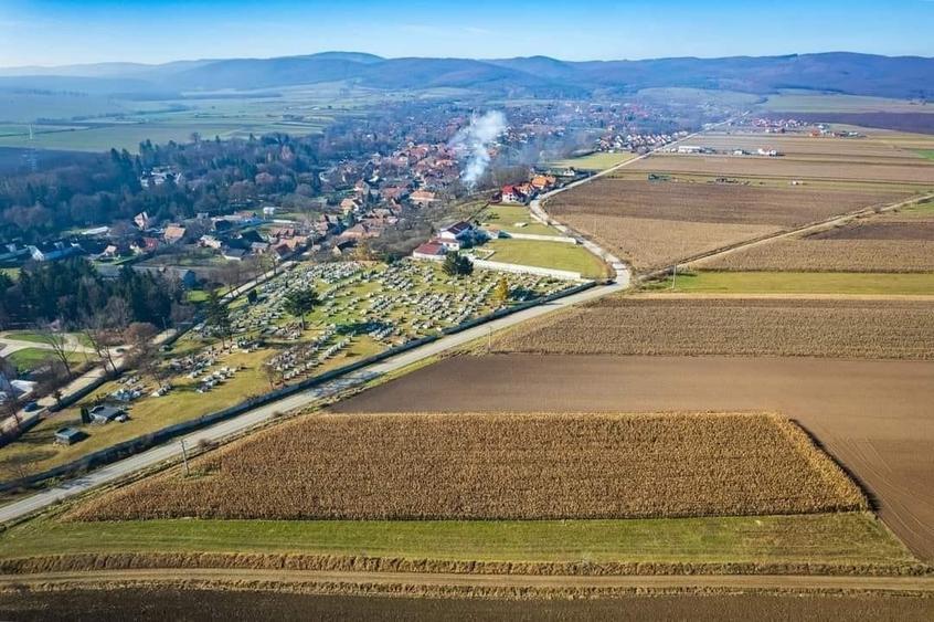 De vanzare teren intravilan la intrarea Arcusului - 9