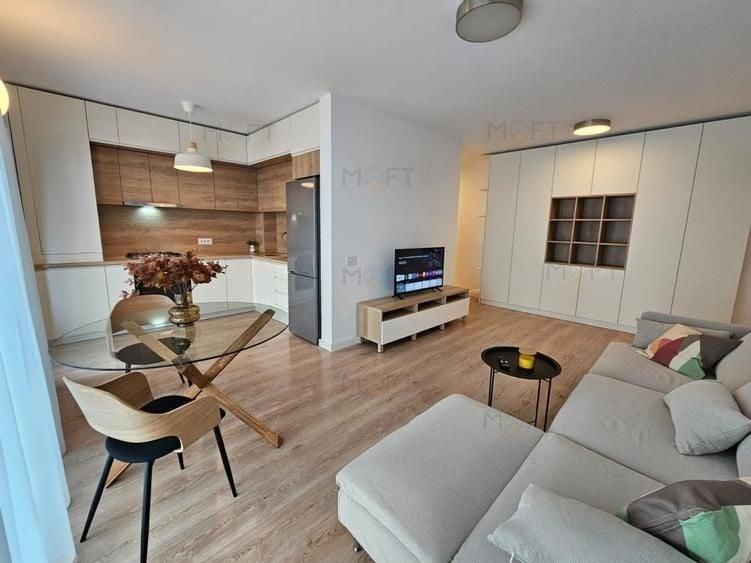 Apartament cu 3 camere decomandat, mobilat în Barbu Văcărescu