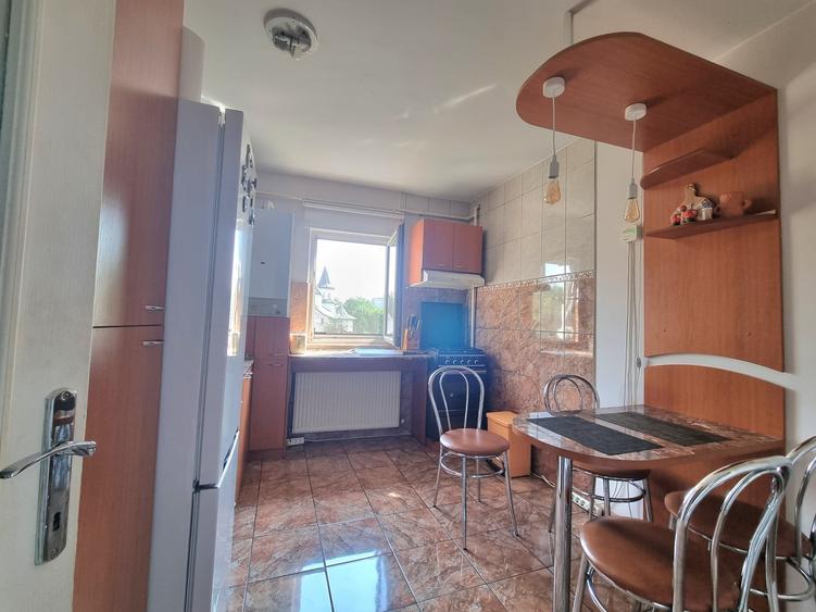 Apartament cu 3 camere decomandat, mobilat în Bistrița Lac