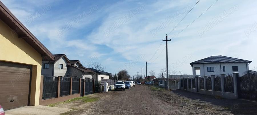 Casa batraneasca. Curte 10.600 mp . Deschidere 53 200. Stradal. Toate utilita?ile. Acte la zi. - 4
